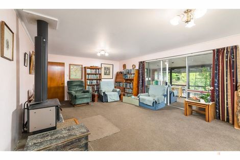 Photo of property in 92 Timaru Road, Waimate, 7924