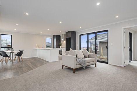 Photo of property in 72 Atlantic Drive, Fitzherbert, Palmerston North, 4410