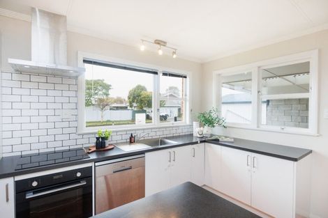 Photo of property in 5 Sutherland Crescent, Westbrook, Palmerston North, 4412
