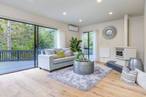 Photo of property in 16 Homewood Place, Chatswood, Auckland, 0626