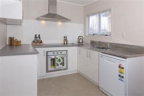 Photo of property in 2/317 Triangle Road, Massey, Auckland, 0614