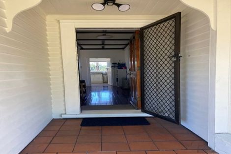 Photo of property in 1072 Great North Road, Point Chevalier, Auckland, 1022