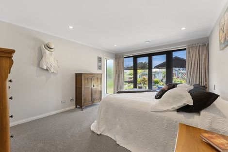 Photo of property in 58 Parnell Heights Drive, Kelvin Grove, Palmerston North, 4414