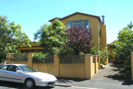 Photo of property in 9 Faulkner Road, Northcote Point, Auckland, 0627