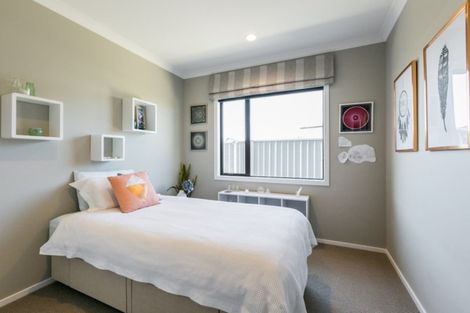 Photo of property in 21 Haast Place, Poraiti, Napier, 4112