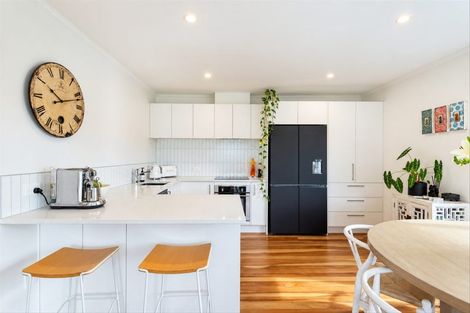 Photo of property in 42 Matipo Road, Mairangi Bay, Auckland, 0630