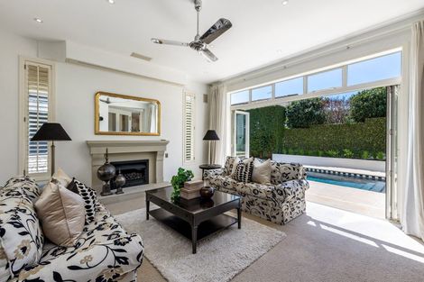 Photo of property in 12 Ronaki Road, Mission Bay, Auckland, 1071