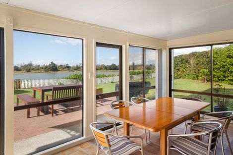 Photo of property in 16 Pohutukawa Drive, Athenree, Katikati, 3177