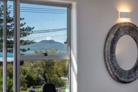Photo of property in 1/16 Rangitoto Terrace, Milford, Auckland, 0620