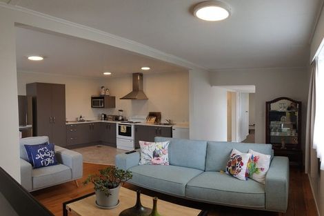 Photo of property in 5 West Coast Road, Glen Eden, Auckland, 0602