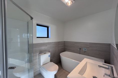 Photo of property in 10/535 Swanson Road, Ranui, Auckland, 0612