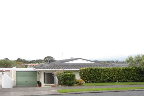 Photo of property in 6 Sandel Rise, Merrilands, New Plymouth, 4312