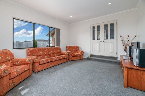 Photo of property in 4 Chardonnay Rise, Henderson, Auckland, 0612