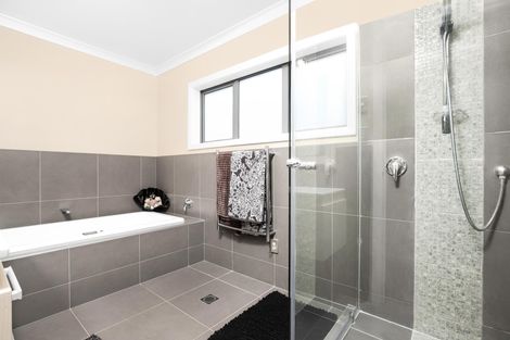 Photo of property in 11 Anselmi Ridge Road, Pukekohe, 2120