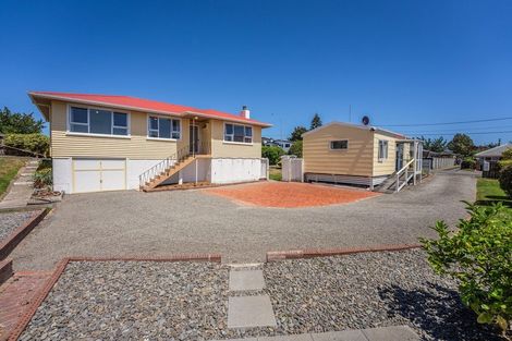 Photo of property in 10 Walton Road, Paraparaumu Beach, Paraparaumu, 5032