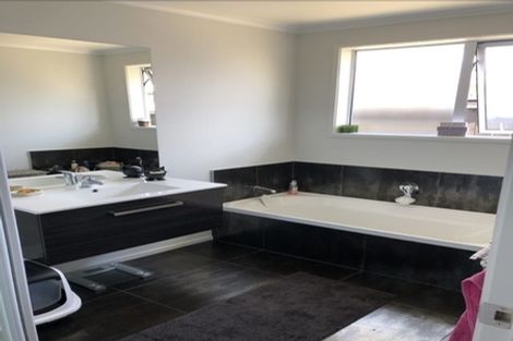 Photo of property in 64 Puhirake Crescent, Pyes Pa, Tauranga, 3112