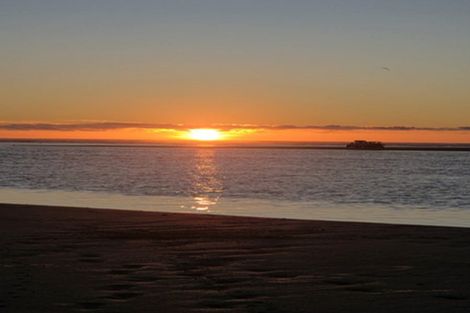 Photo of property in 6 Roore Street, Foxton Beach, Foxton, 4815