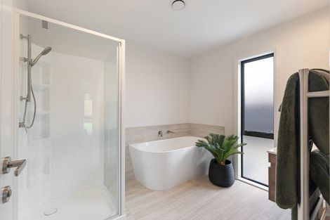 Photo of property in 7 Rangeview Drive, Kelvin Grove, 4414