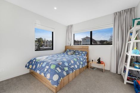 Photo of property in 25a Marvon Downs Avenue, Pakuranga Heights, Auckland, 2010