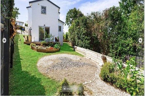 Photo of property in 2/19 Limmer Place, Browns Bay, Auckland, 0632
