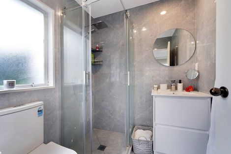 Photo of property in 15 Lanier Place, Glendene, Auckland, 0602