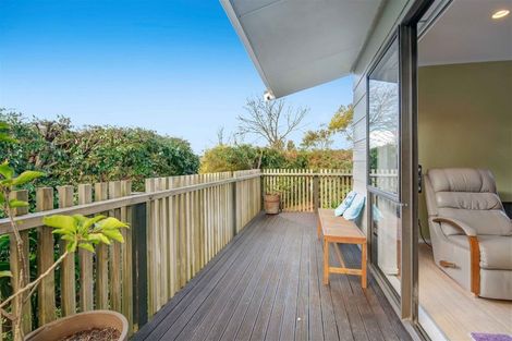 Photo of property in 39 D'oyly Drive, Stanmore Bay, Whangaparaoa, 0932
