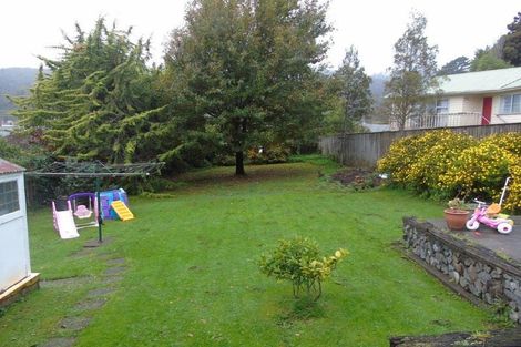 Photo of property in 11 Kopara Grove, Stokes Valley, Lower Hutt, 5019
