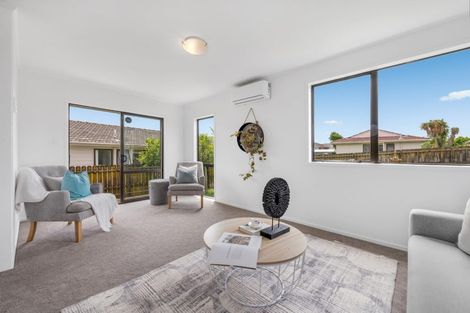 Photo of property in 2/17 Coombe Avenue, Otara, Auckland, 2023