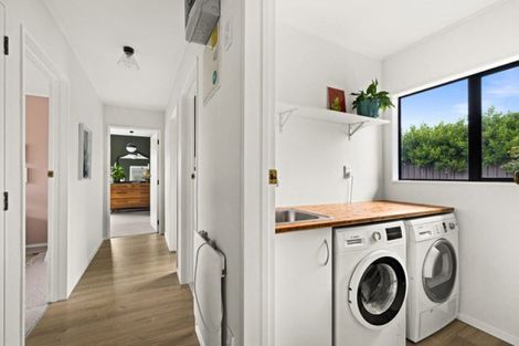 Photo of property in 12 Chestnut Court, Havelock North, 4130