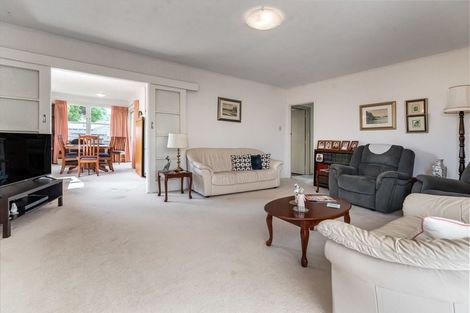 Photo of property in 6 September Place, Forrest Hill, Auckland, 0620