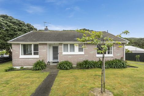 Photo of property in 2 Mahinawa Street, Takapuwahia, Porirua, 5022