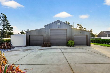 Photo of property in 80 Station Road, Kumeu, 0891