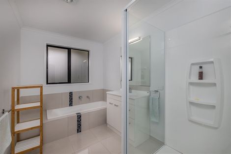 Photo of property in 33 Amsharlo Drive, Kerikeri, 0230