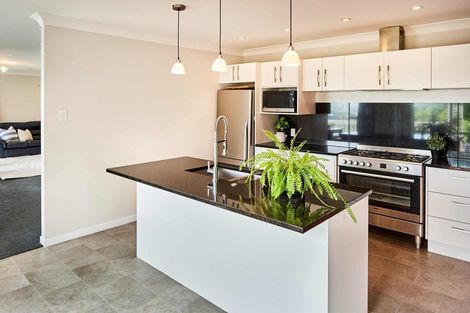 Photo of property in 28 Turriff Crescent, Tawa, Wellington, 5028