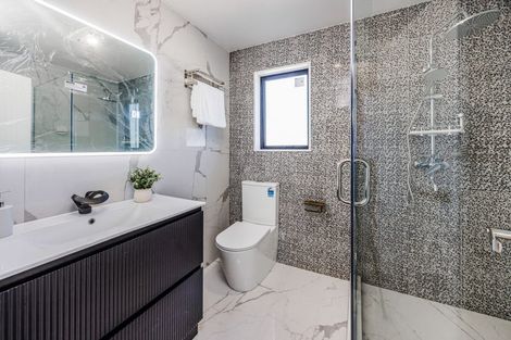 Photo of property in 38b Seymour Road, Sunnyvale, Auckland, 0612