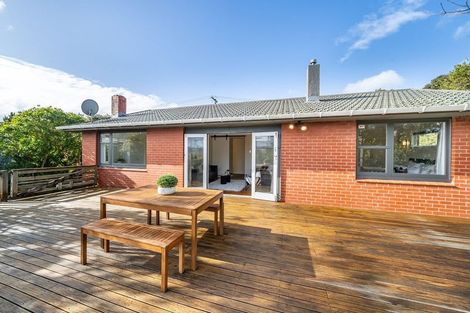 Photo of property in 10 Vista Crescent, Maoribank, Upper Hutt, 5018