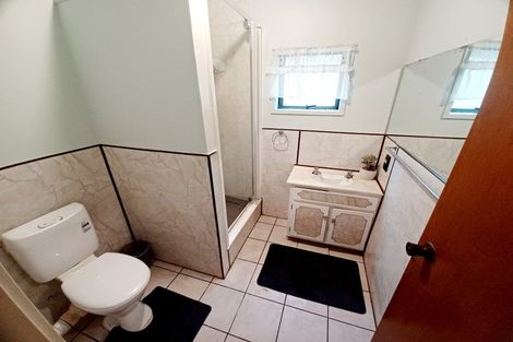 Photo of property in 30 Florence Daly Place, Mount Roskill, Auckland, 1041