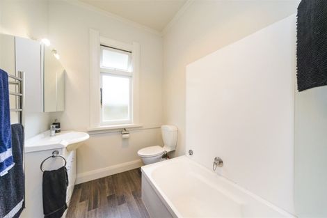 Photo of property in 27 Lyndhurst Street, Takaro, Palmerston North, 4412