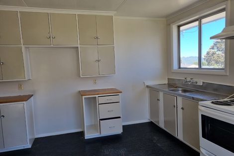 Photo of property in 3 Albion Street, Waitangirua, Porirua, 5024