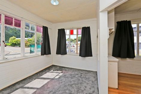 Photo of property in 80 Shakespeare Road, Bluff Hill, Napier, 4110