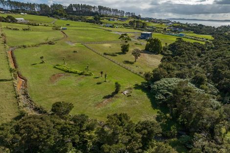 Photo of property in 2 Amelie Place, Coopers Beach, 0420