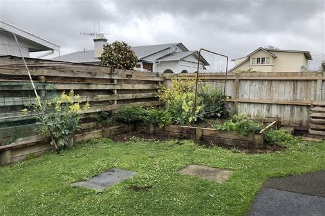 Photo of property in 52 Winchester Street, Levin, 5510