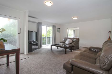 Photo of property in 52 Weatherly Road, Torbay, Auckland, 0630