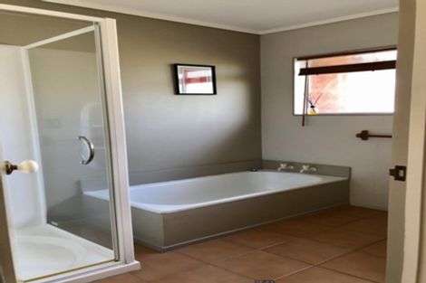 Photo of property in 6 Bass Street, West Harbour, Auckland, 0618