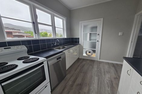 Photo of property in 10 Purser Grove, Fairfield, Lower Hutt, 5011