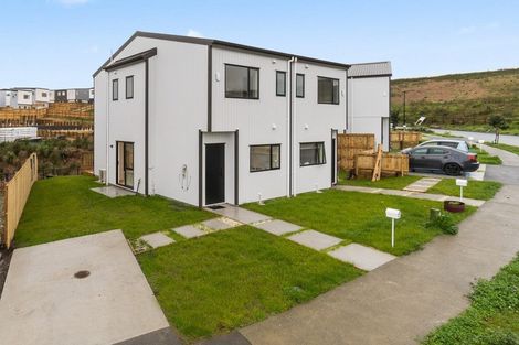 Photo of property in 33b Crestview Rise, Papakura, 2110