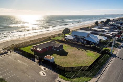 Photo of property in 107 Karewa Parade, Papamoa Beach, Papamoa, 3118