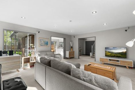 Photo of property in 31 Brockhall Lane, Avonhead, Christchurch, 8042