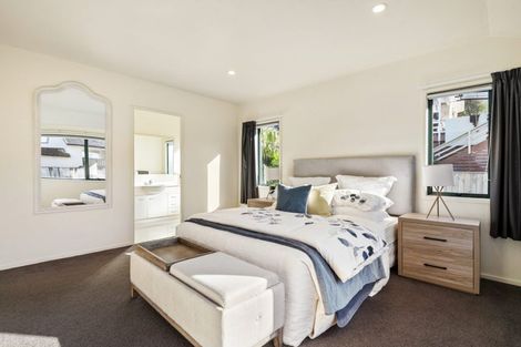 Photo of property in 2/60 Arran Road, Browns Bay, Auckland, 0630
