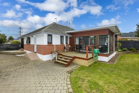 Photo of property in 20 Kashmir Avenue, Clouston Park, Upper Hutt, 5018